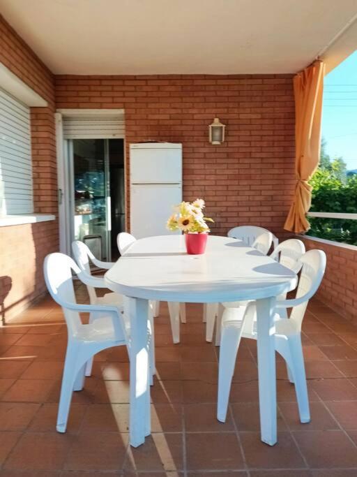 Casa Con Jardin Y Piscina Privada. Vila Santa Eulalia de Ronsaná Exterior foto